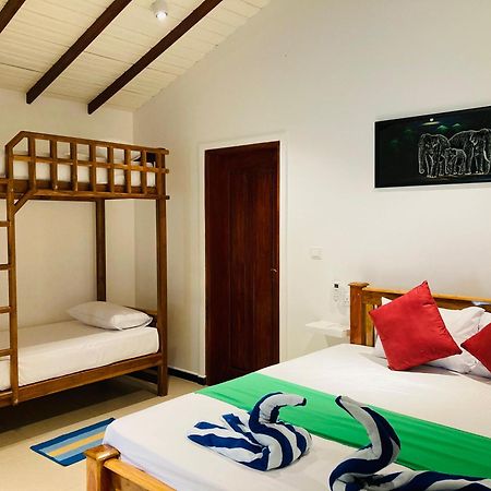 Kirinda Paradise Yala Luaran gambar