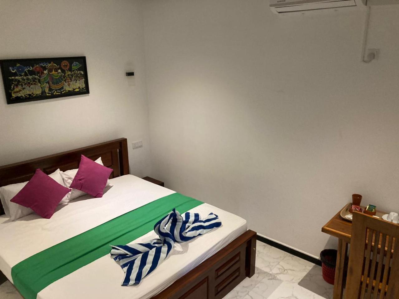 Kirinda Paradise Yala Luaran gambar