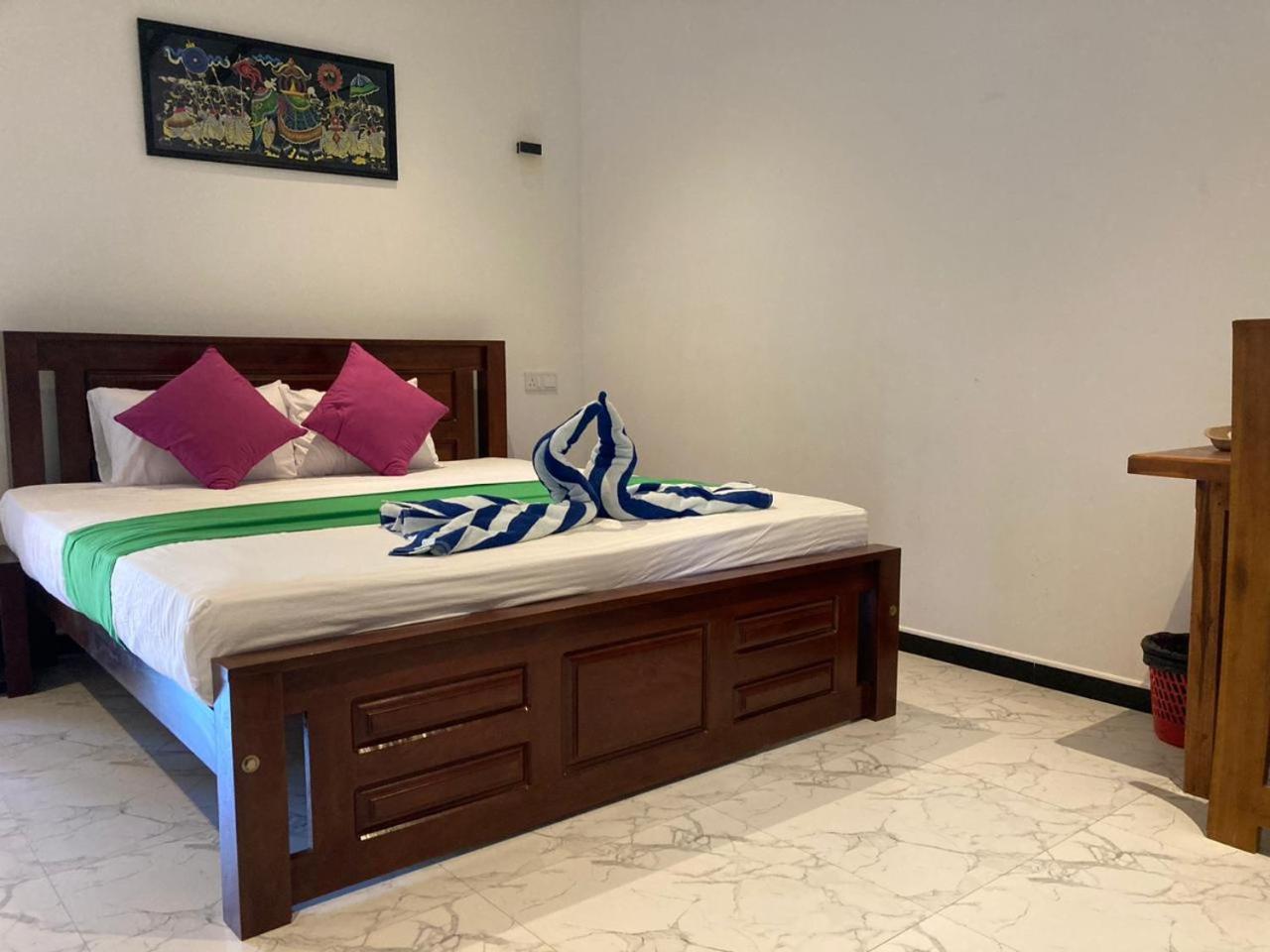 Kirinda Paradise Yala Luaran gambar