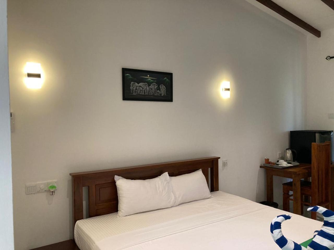 Kirinda Paradise Yala Luaran gambar