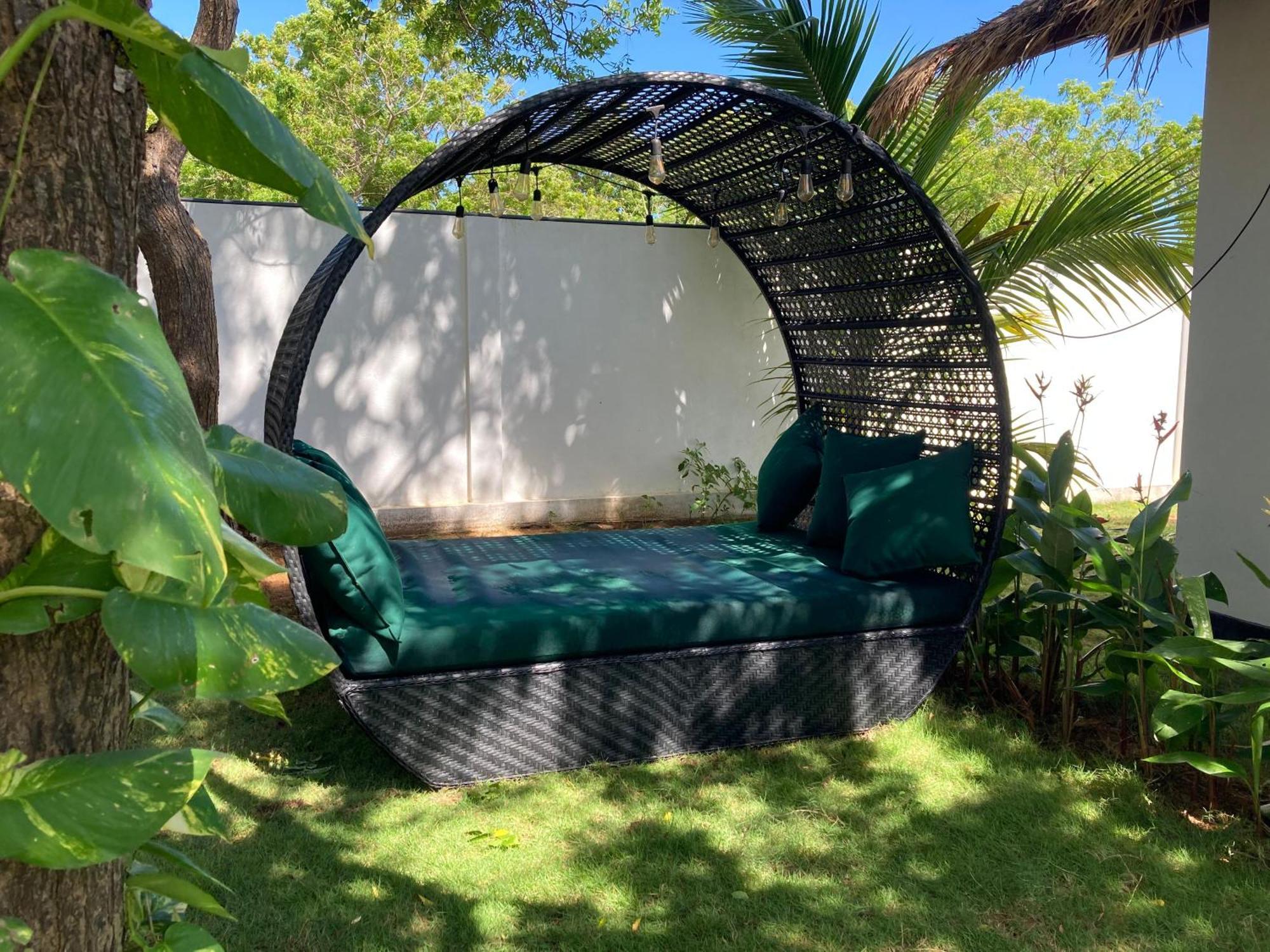 Kirinda Paradise Yala Luaran gambar